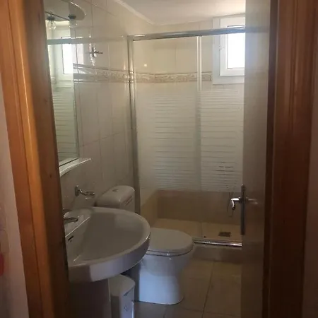 Zotos Apartment *